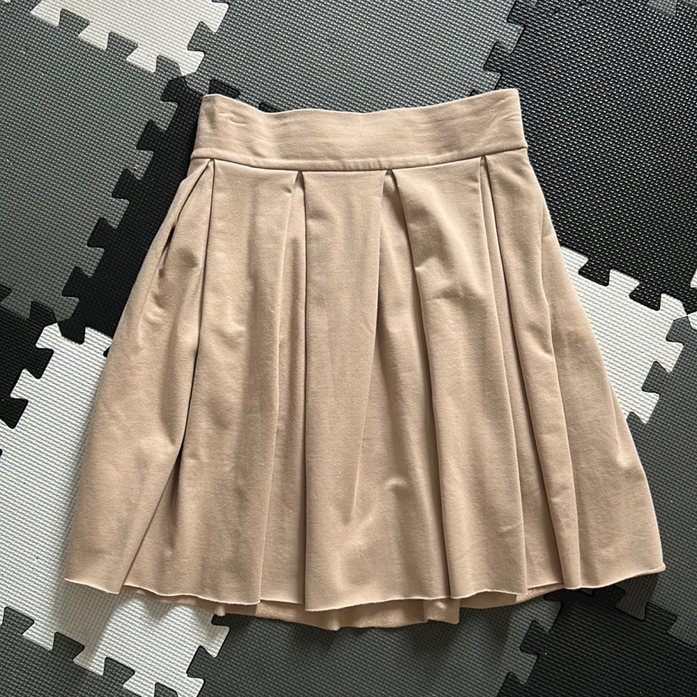 NWOT-High waisted skirt